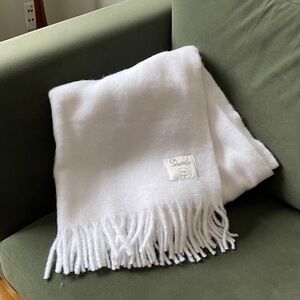 Simons White Throw Blanket